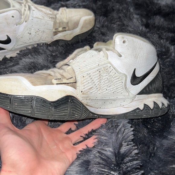 Nike Kyrie, Size: 14, Color: white - Picture 1 of 4
